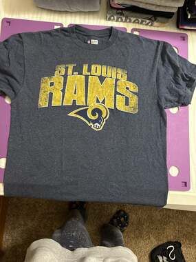 NFL Team Apparel St. Louis Rams Distressed Logo Navy Blue T-Shirt Size Large